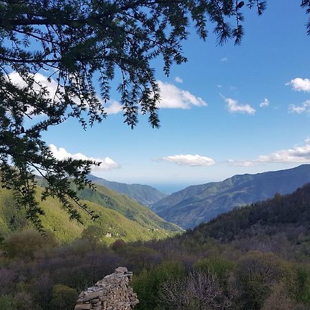 Готель Agriturismo La Fontana Dell'Olmo Molini di Triora Екстер'єр фото