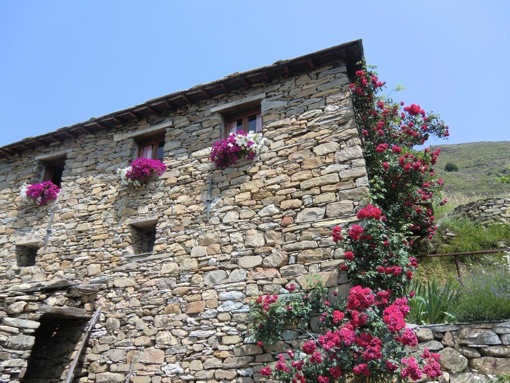 Готель Agriturismo La Fontana Dell'Olmo Molini di Triora Екстер'єр фото